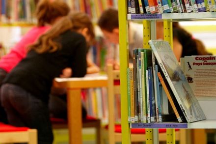 intérieur de la bibliothèque Jeunesse